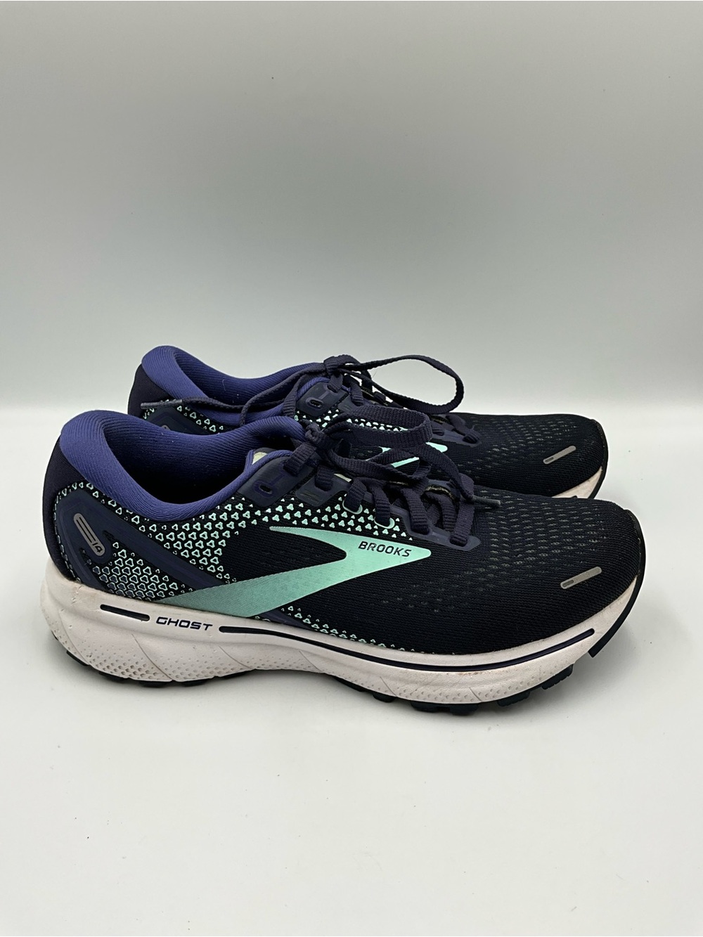 Brooks Ghost 14 Size 6.5 Women's Navy Running Shoes with Mint Accent